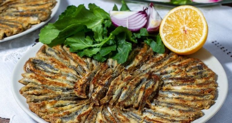 Eviniz artık balık pişirirken kokmayacak! Evinizi şiddetli balık kokusundan kurtarmanın 2 yolu... 1